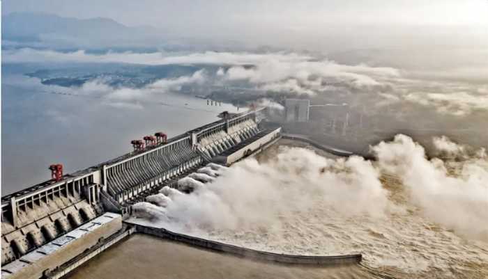 打开三峡大坝全部闸门，放光水库的水需要多长时间？答案超乎想象