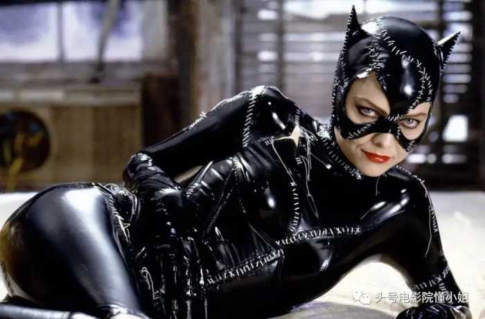 新《蝙蝠侠》猫女惊艳！她是“海王”继女，还撞脸“权游”龙妈