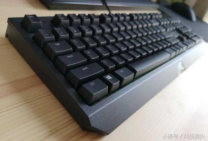 黑寡妇蜘蛛标准版评测：500元以内最实用雷蛇绿轴机械键盘
